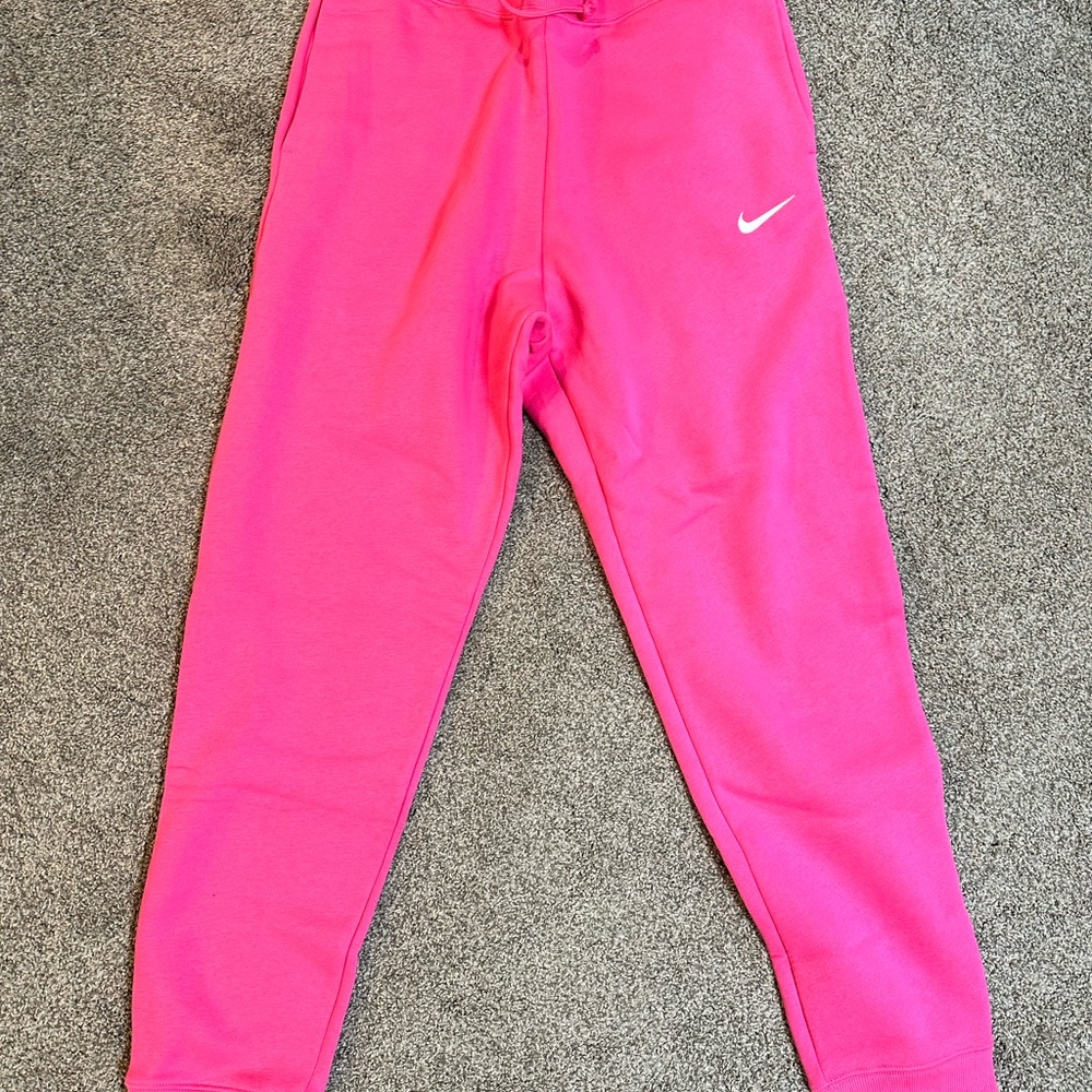 NWT Hot pink Nike women’s joggers.